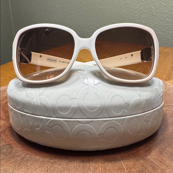 COACH KIT WHITE SUNGLASSES WITH OP ART HARD SHELL CASE - Picture 2 of 14